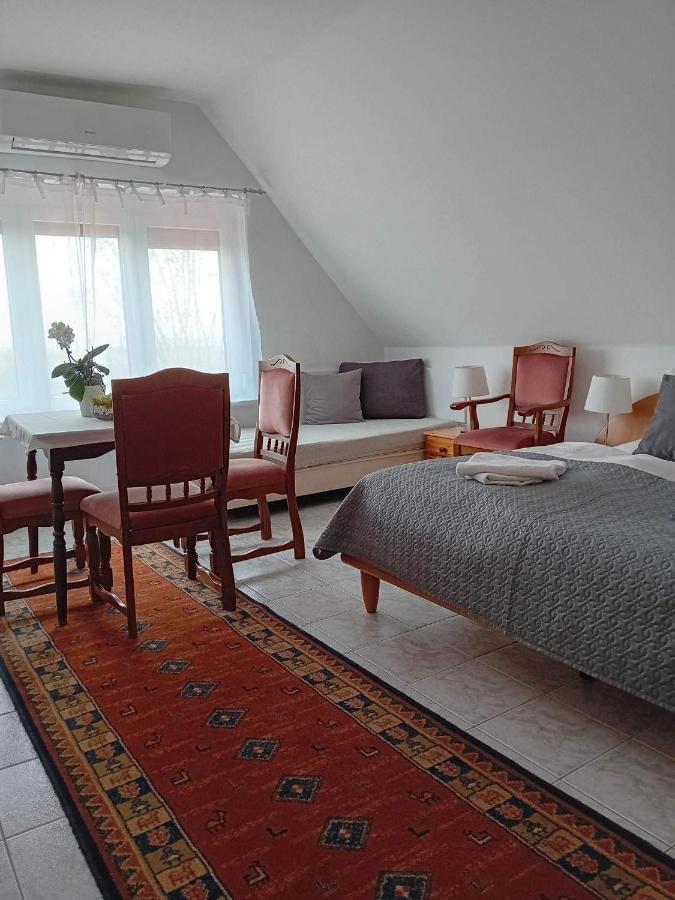 Szentesi Panzio Bed & Breakfast Fertorakos Exterior photo